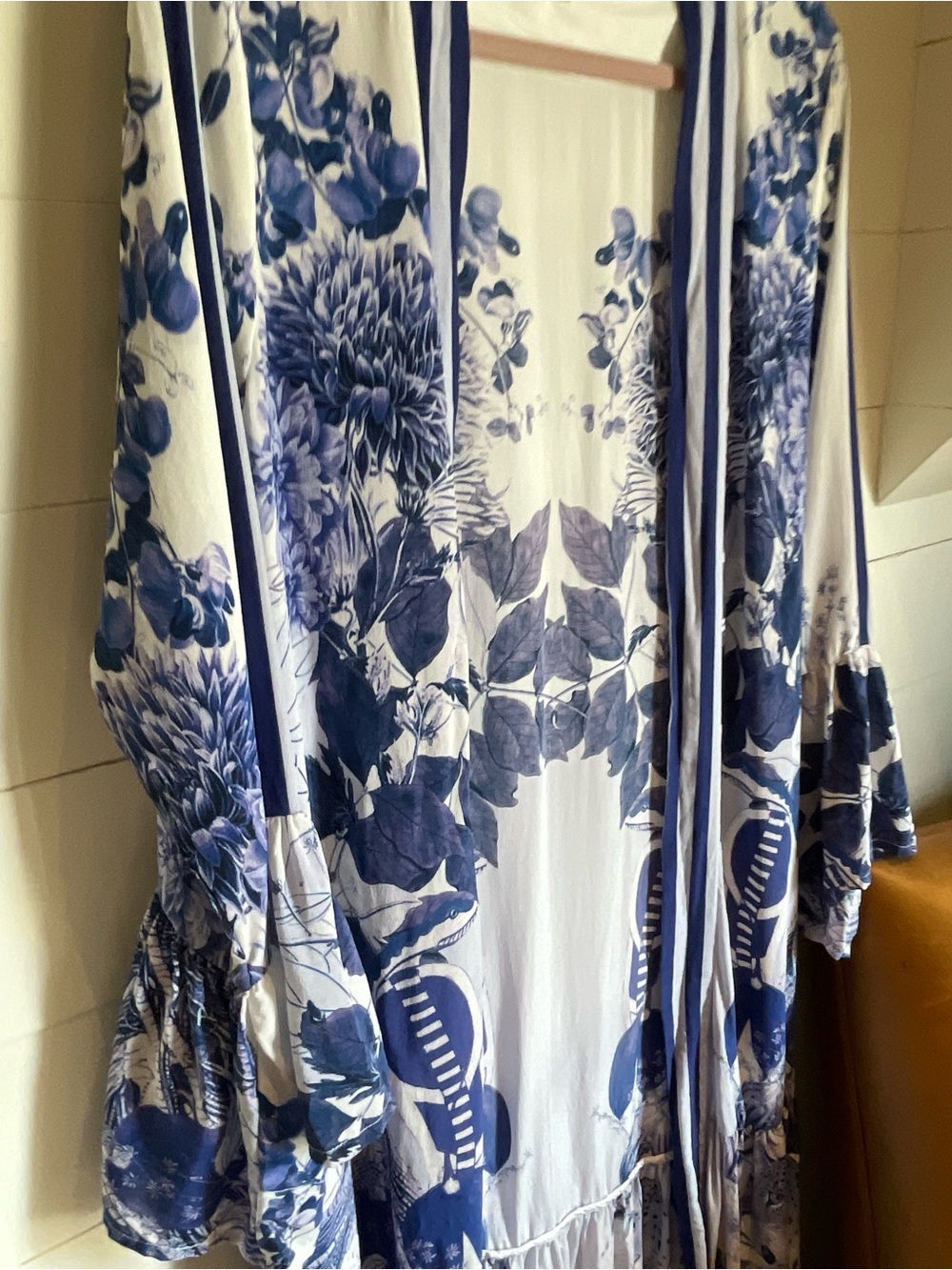 Blue & White Floral Long Robe Kimono by - Picture 4 of 7